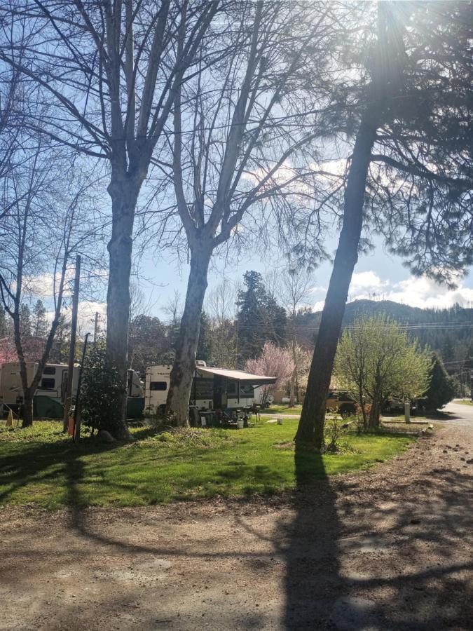 Bigfoot Rv & Cabins Park Happy Camp Εξωτερικό φωτογραφία